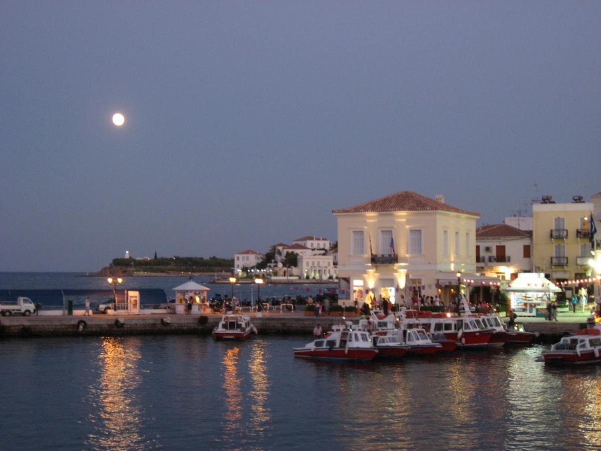 Summer House In Spetses Exteriör bild